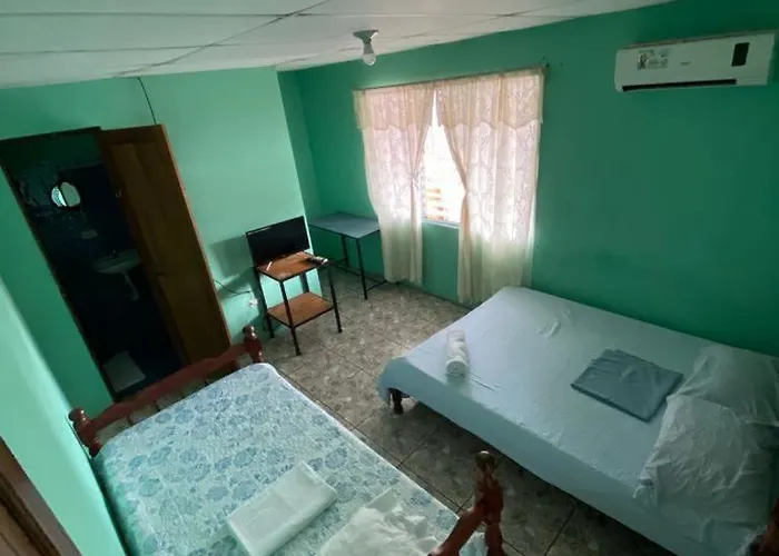 Hostel Catalinass No Elegi Nombre